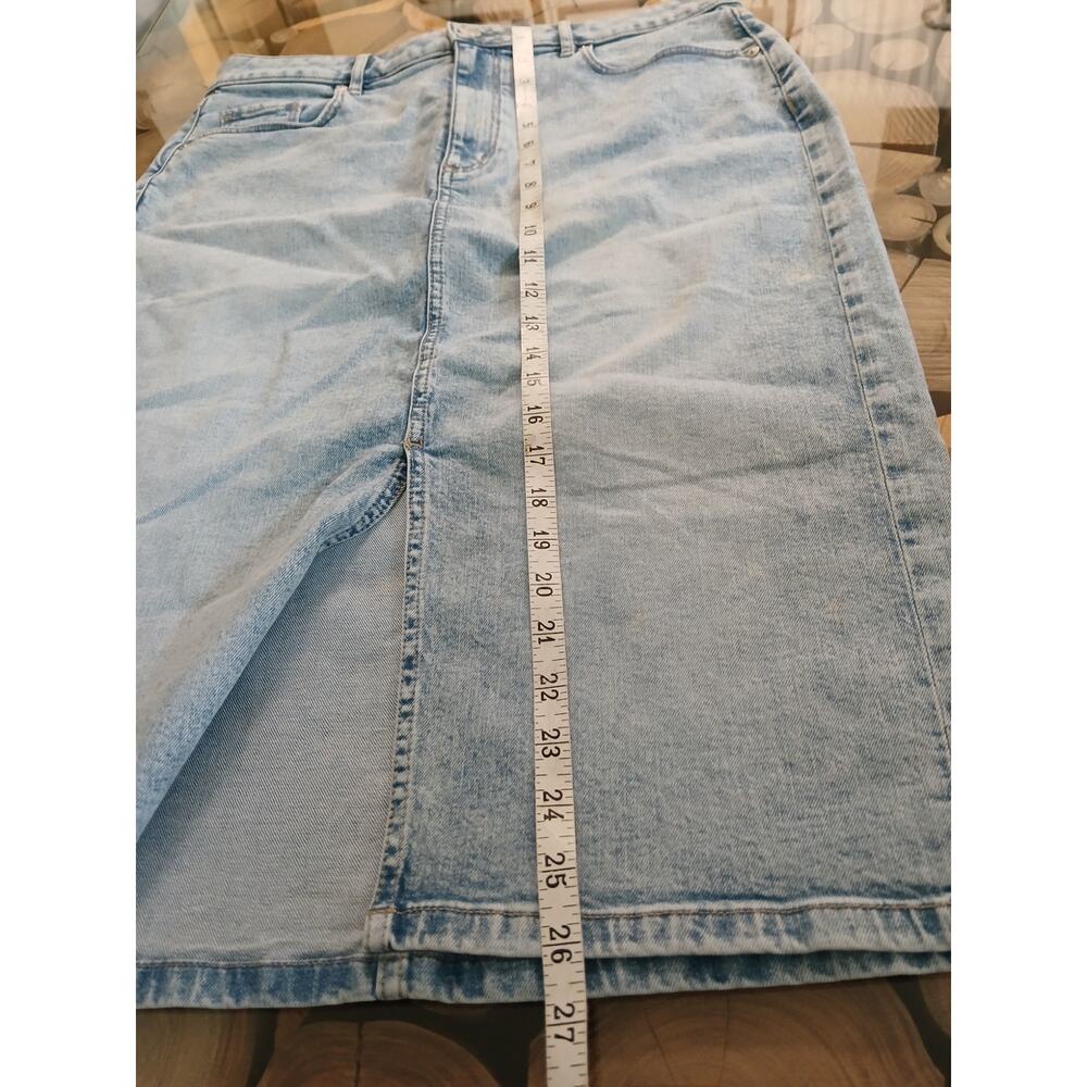 Loft Light Wash Denim Jean Midi Pencil Skirt With Slit NWT Knee Length Size 12 - Picture 7 of 7